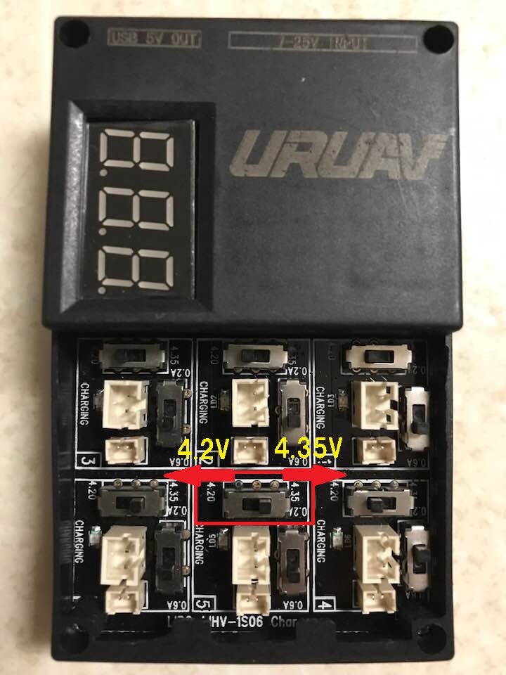 UR65充電器 電圧切り替え